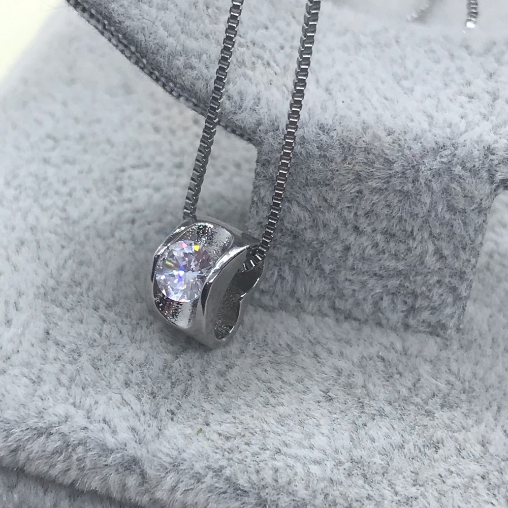 🌟 Silver Heart 💓 Necklace - Picture 4 of 6
